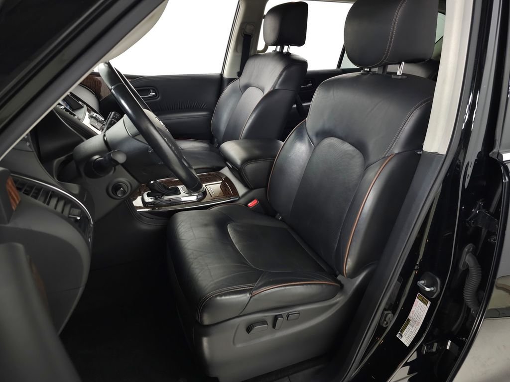 Used 2020 Super Black Nissan Platinum image 15