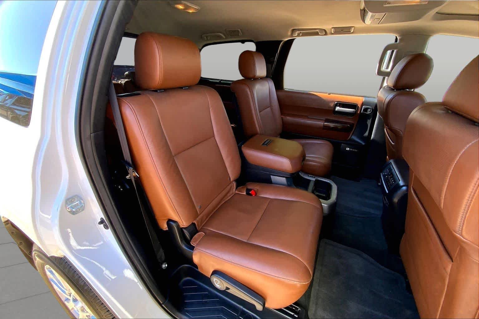 Used 2017 Blizzard Pearl Toyota Platinum image 20