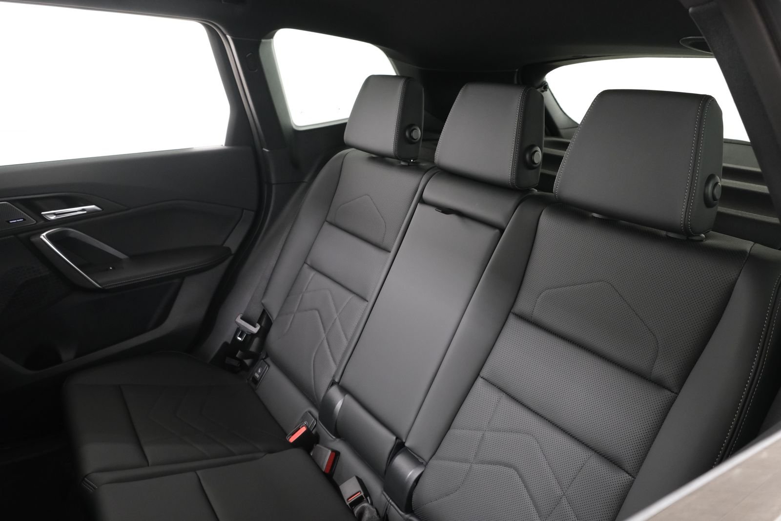New 2027 Jet Black BMW xDrive28i image 33