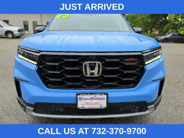 Certified Used 2025 Diffused Sky Pearl Honda TrailSport image 8