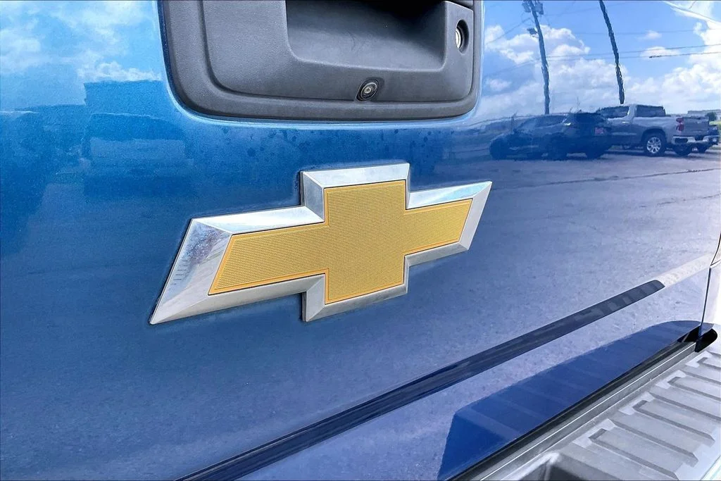 Used 2016 Blue Chevrolet LS image 23
