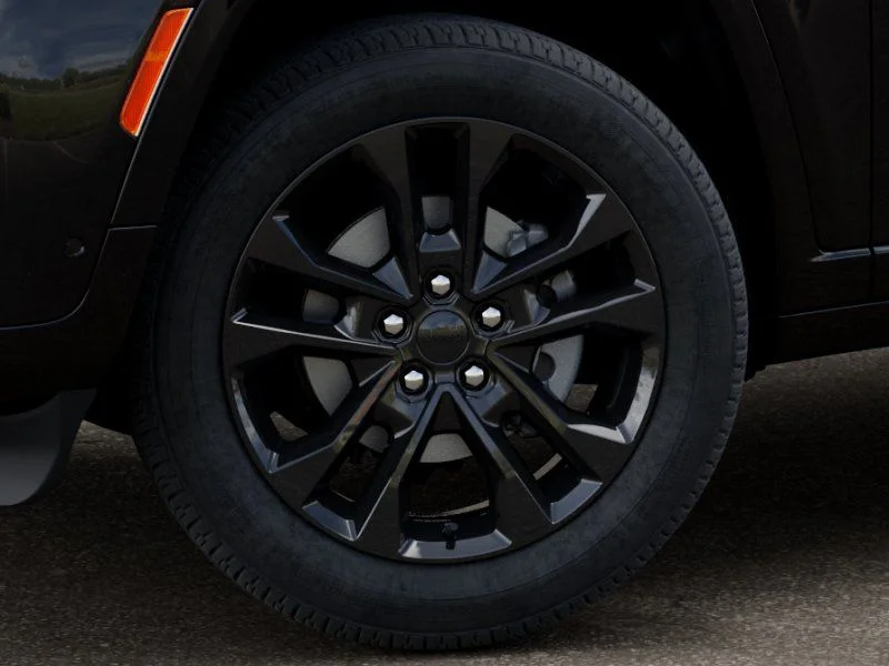 New 2026 Diamond Black Crystal Pearl-Coat Exterior Paint Jeep Limited Reserve image 9