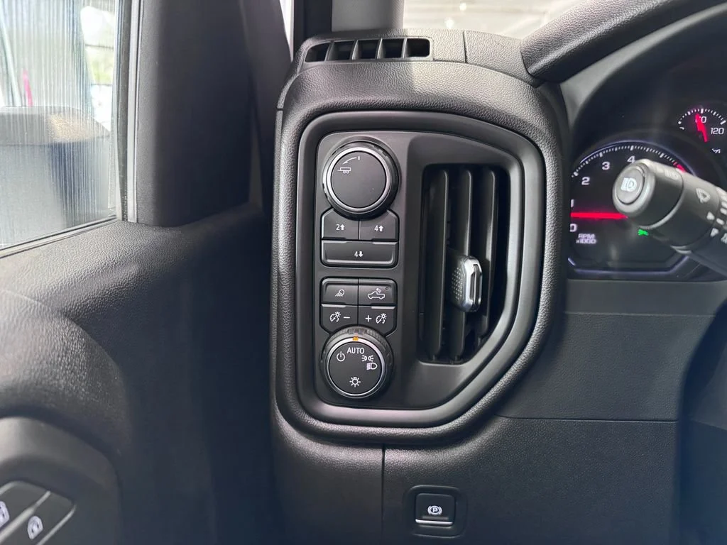 2024 Chevrolet Silverado 2500HD Custom - Photo 22