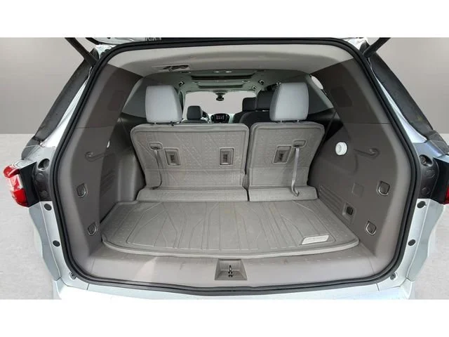 Used 2019 SILVER ICE METALLIC Chevrolet Premier image 32