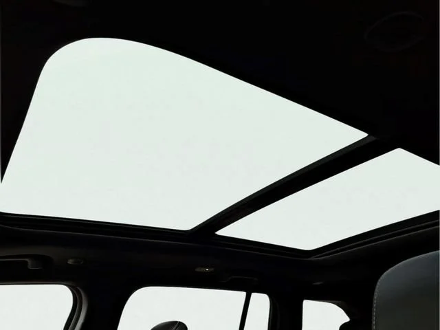 Used 2024  Jeep Y image 21