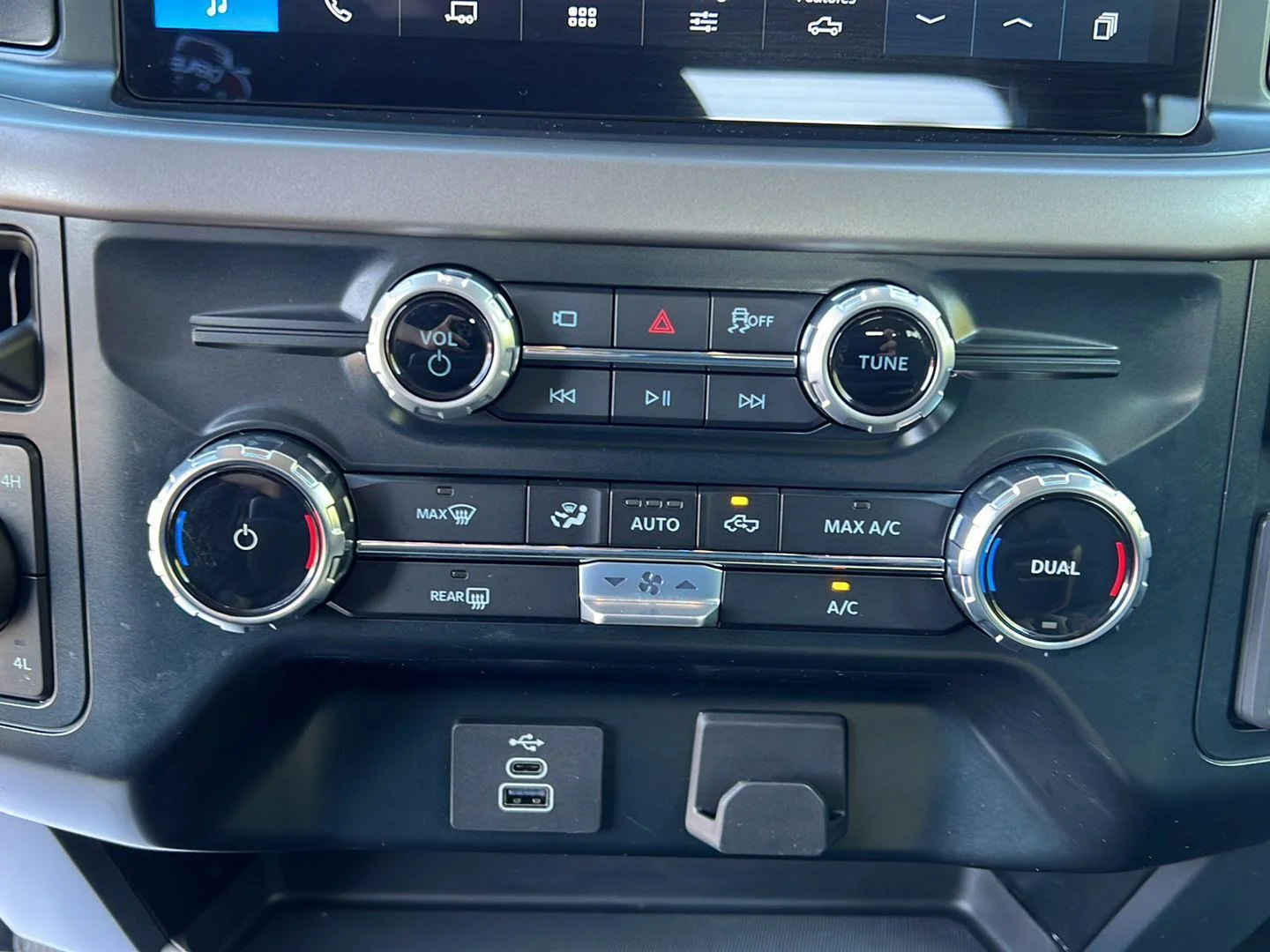 Used 2025 Agate Black Ford XLT image 13