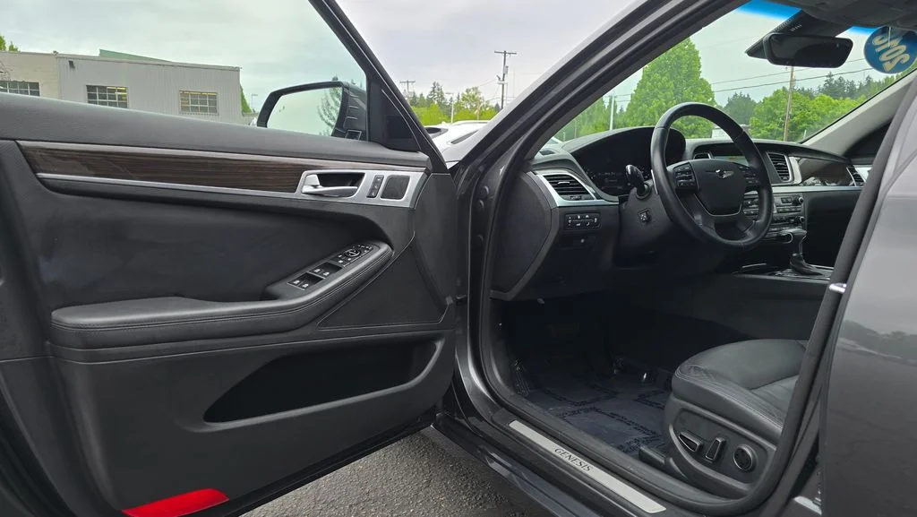 Used 2018 Gray Genesis 3.8 image 19