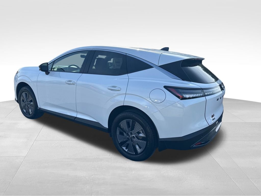 New 2026 White Nissan SL image 4