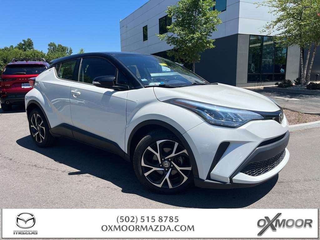 2020 Toyota C-HR XLE's photo