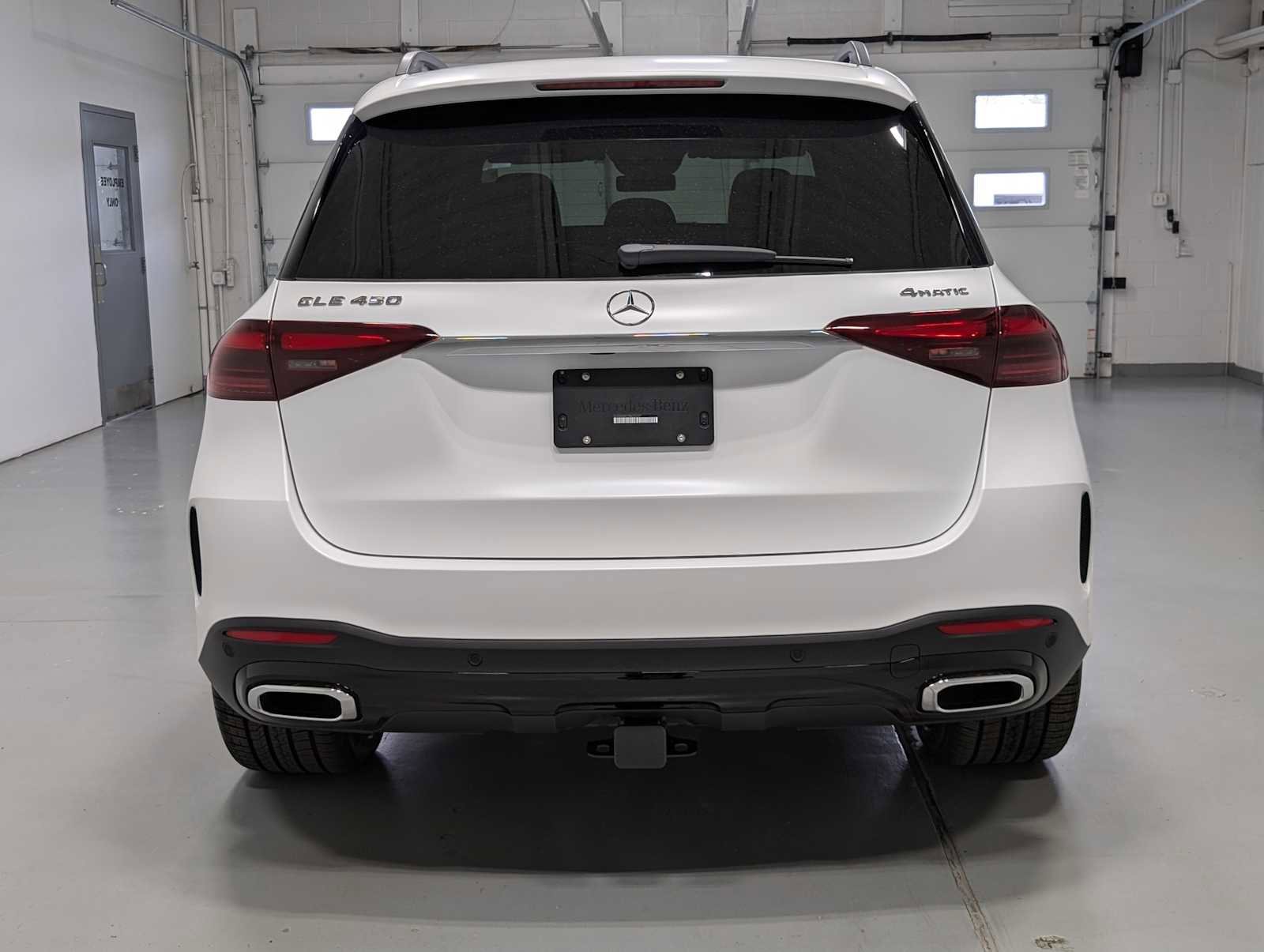 New 2026 MANUFAKTUR Moonlight White Magno Mercedes-Benz GLE 450 image 5
