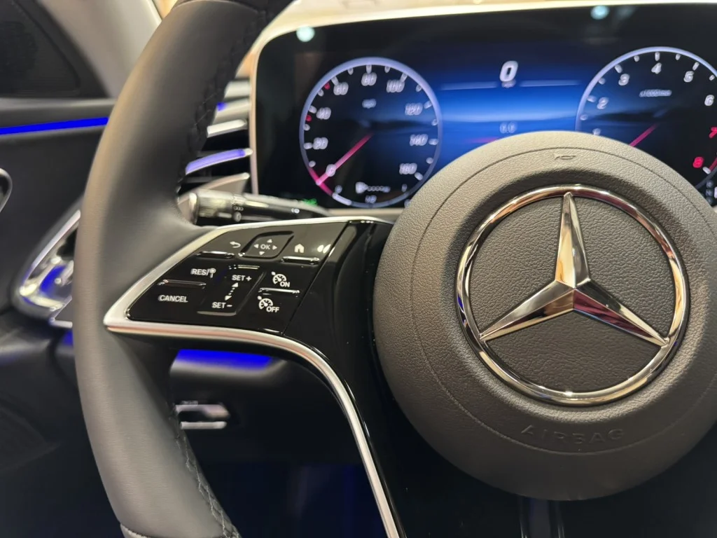 2025 Mercedes-Benz E-Class E350 - Photo 17
