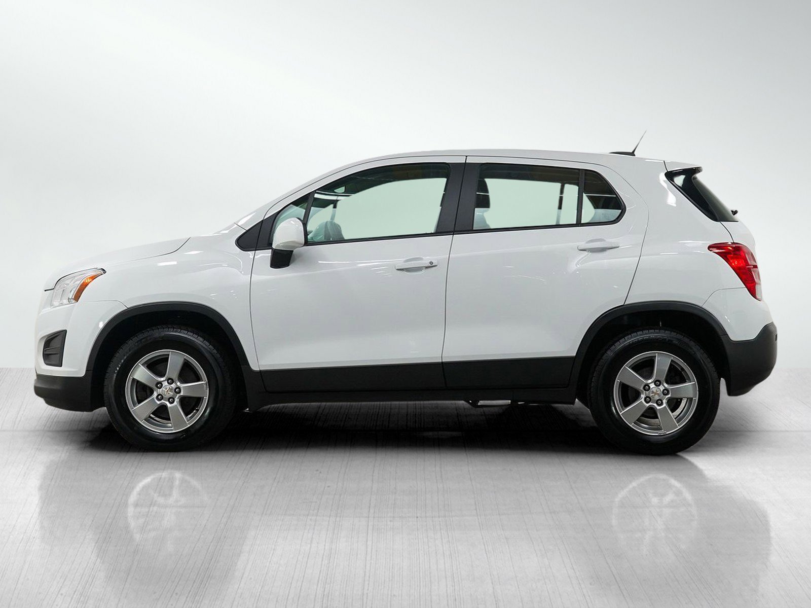 Used 2015 Chevrolet Trax LS with VIN 3GNCJPSB7FL218943 for sale in White Bear Lake, Minnesota
