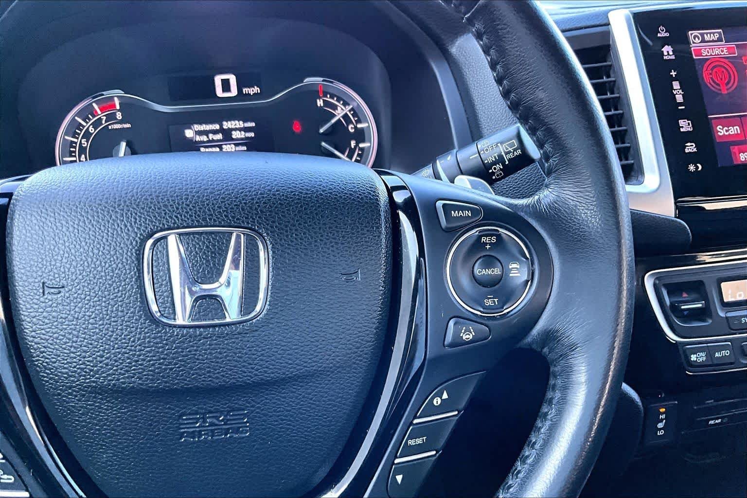 Used 2018 White Diamond Pearl Honda Touring image 25