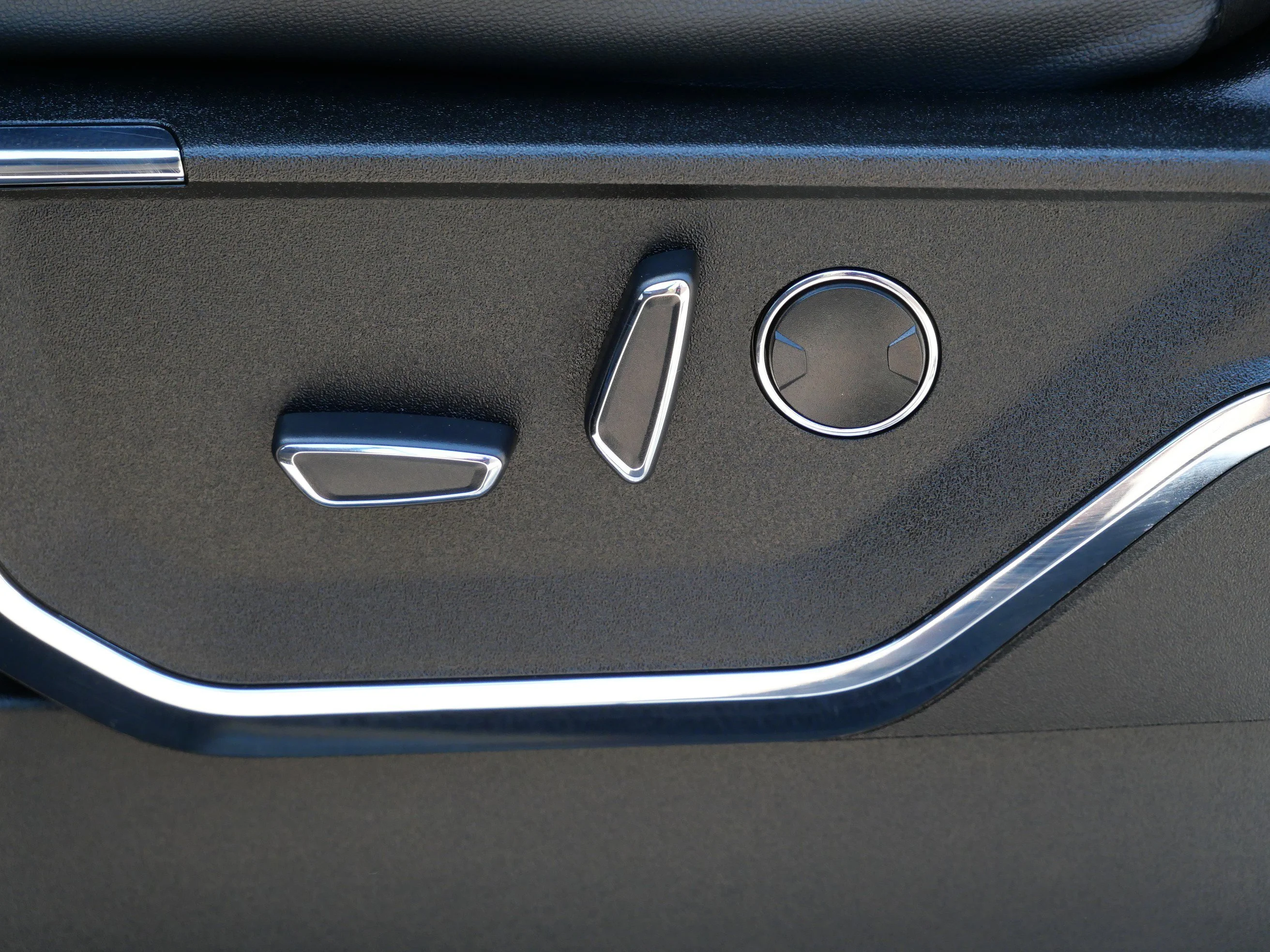 Certified Used 2023 Agate Black Metallic Ford LARIAT image 12