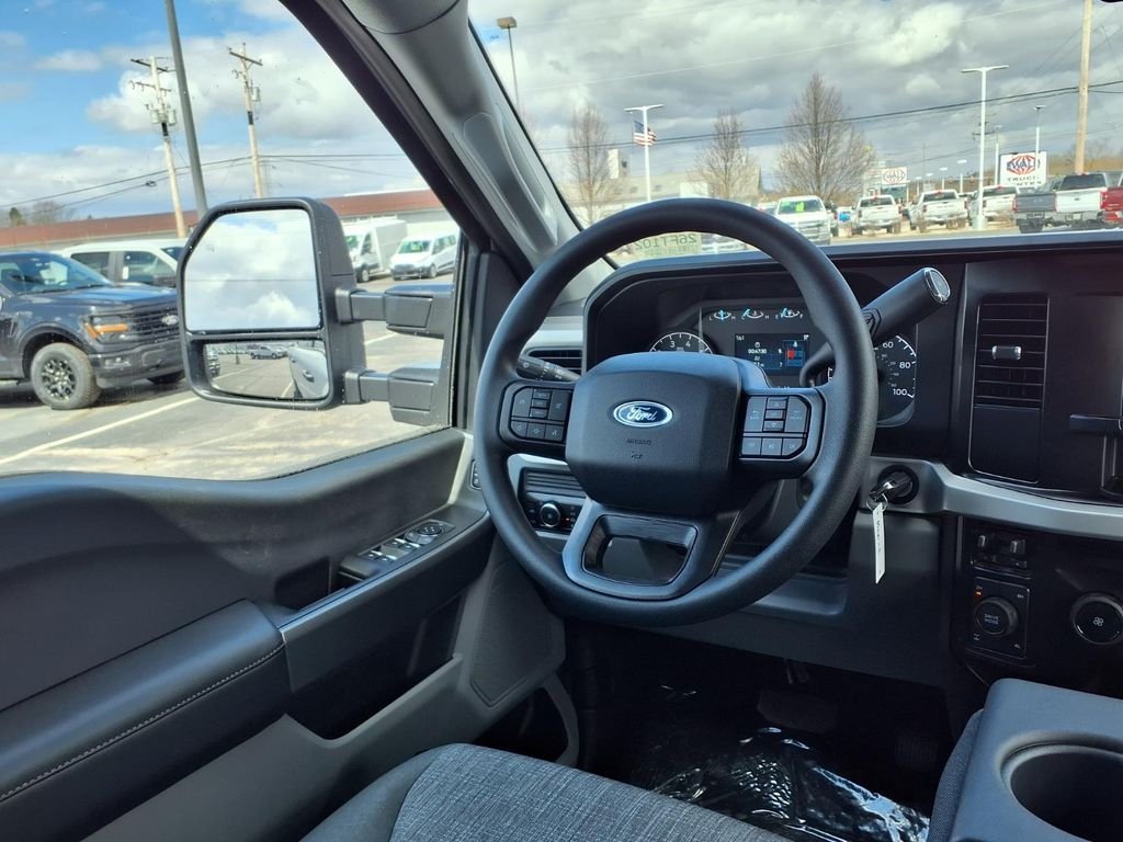 New 2026 Oxford White Ford F-250® XLT image 19
