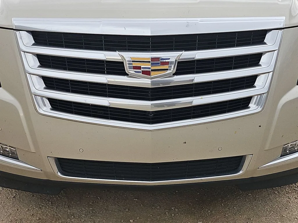 Used 2017 Silver Coast Metallic Cadillac Luxury image 20