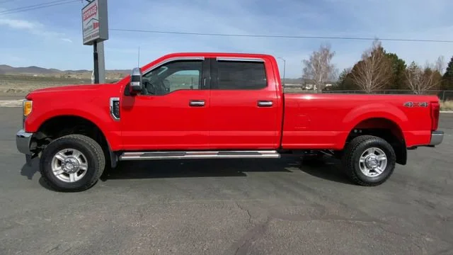 Used 2017 Race Red Ford Platinum image 5