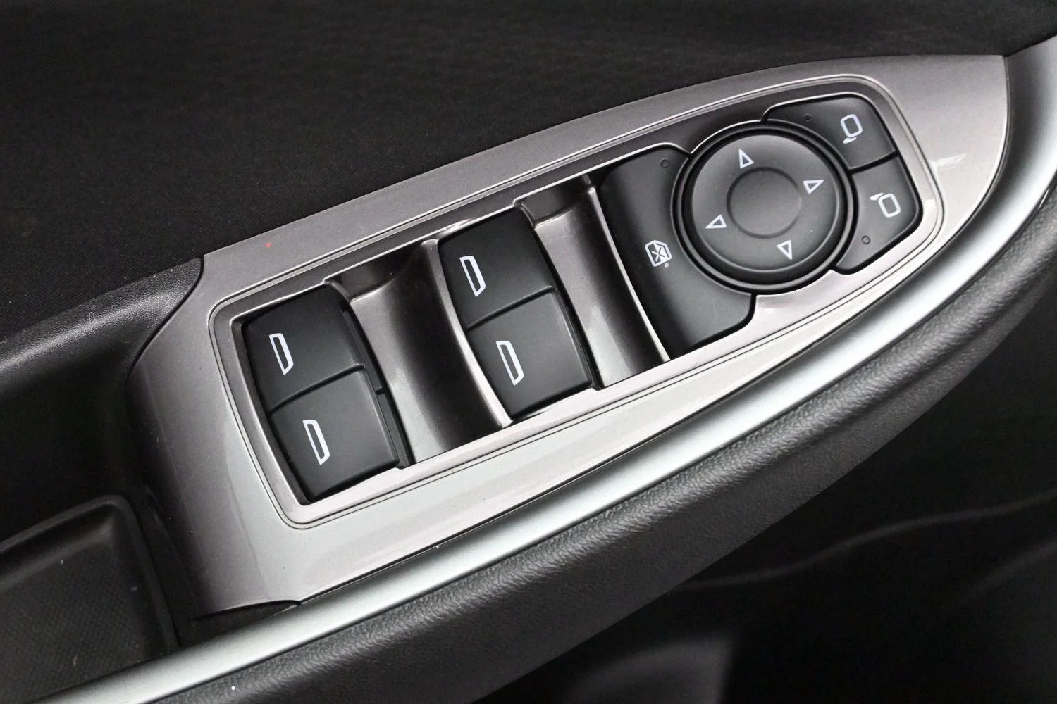 Used 2018 SILVER ICE METALLIC Chevrolet LS image 12