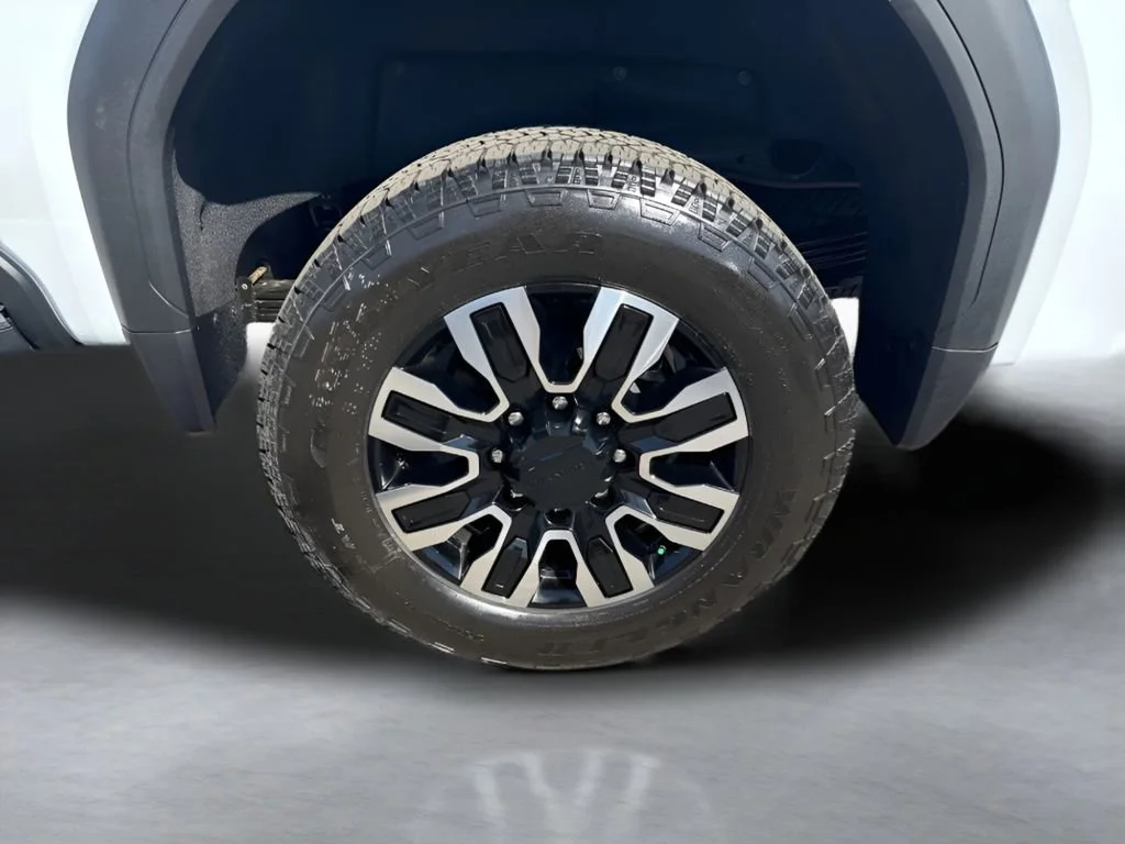 New 2026 Glacier White Tricoat GMC Denali Ultimate image 38