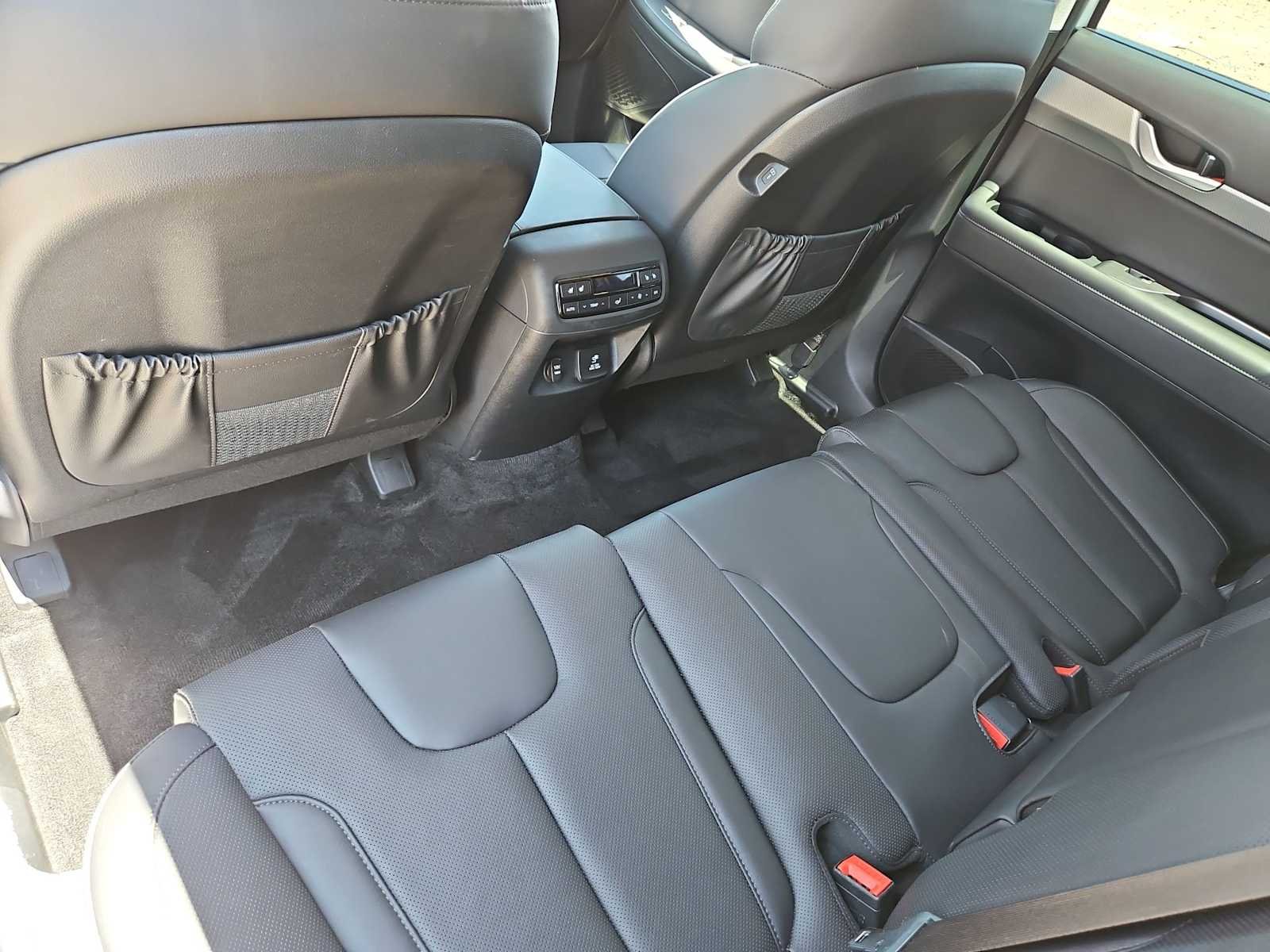 Certified Used 2025 Hyper White Hyundai SEL Premium 8P image 18