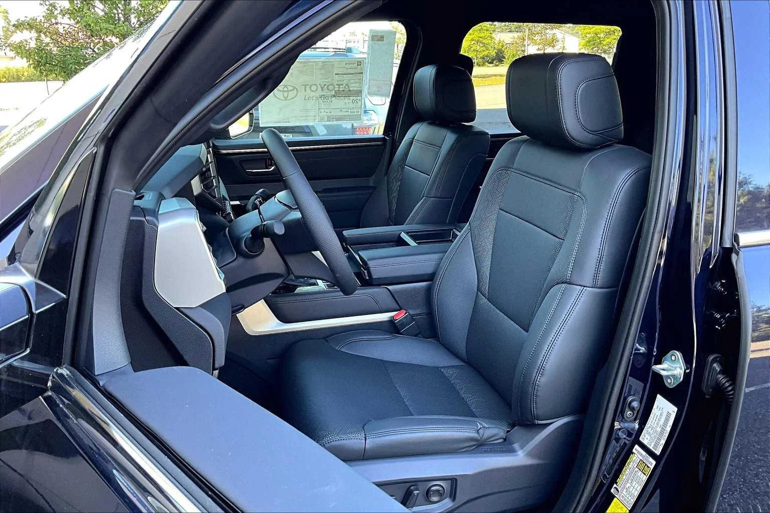 2025 Toyota Tundra Limited - Photo 9