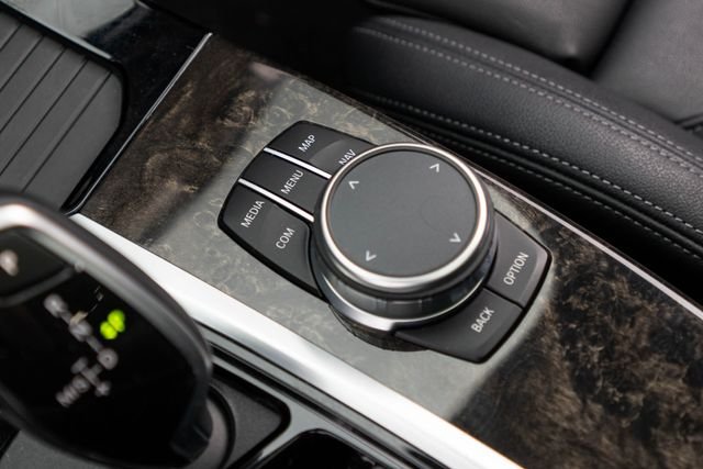 Used 2020 Glacier Silver Metallic BMW xDrive30i image 26