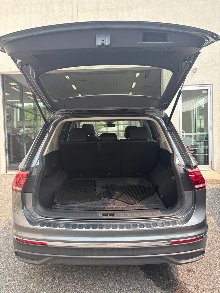 Used 2023 Gray Volkswagen 2.0T SE image 19