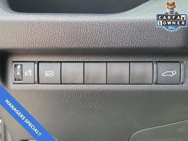 2025 Toyota RAV4 XLE - Photo 21