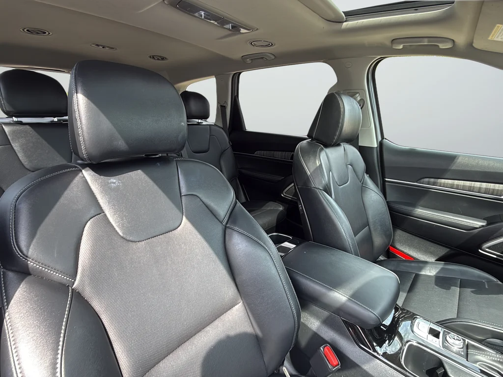 Used 2023 Gray Kia EX image 25