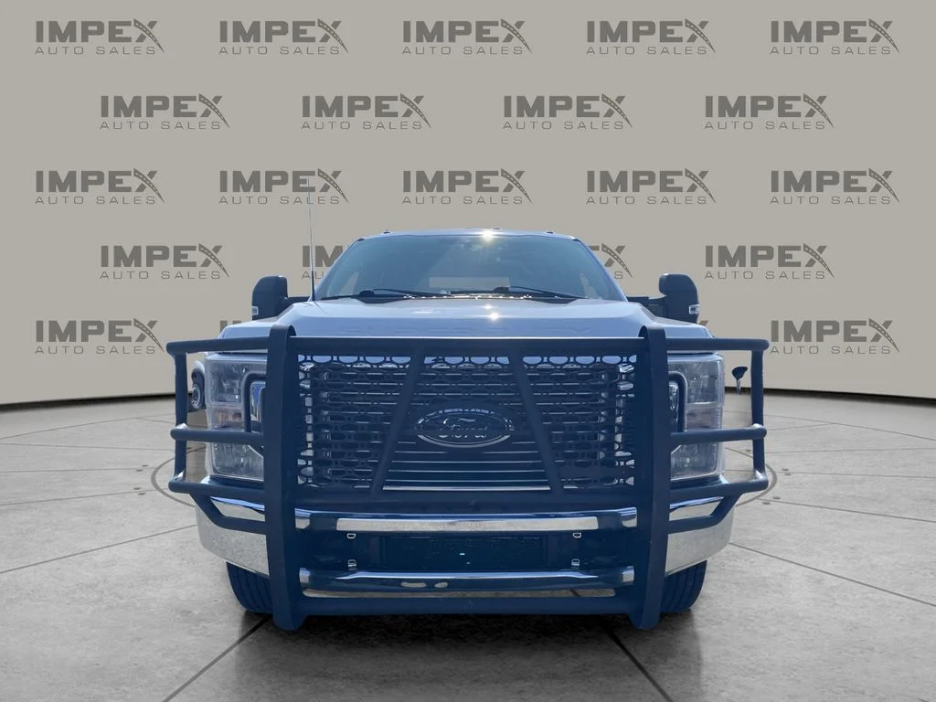Used 2022 White Ford XL image 9