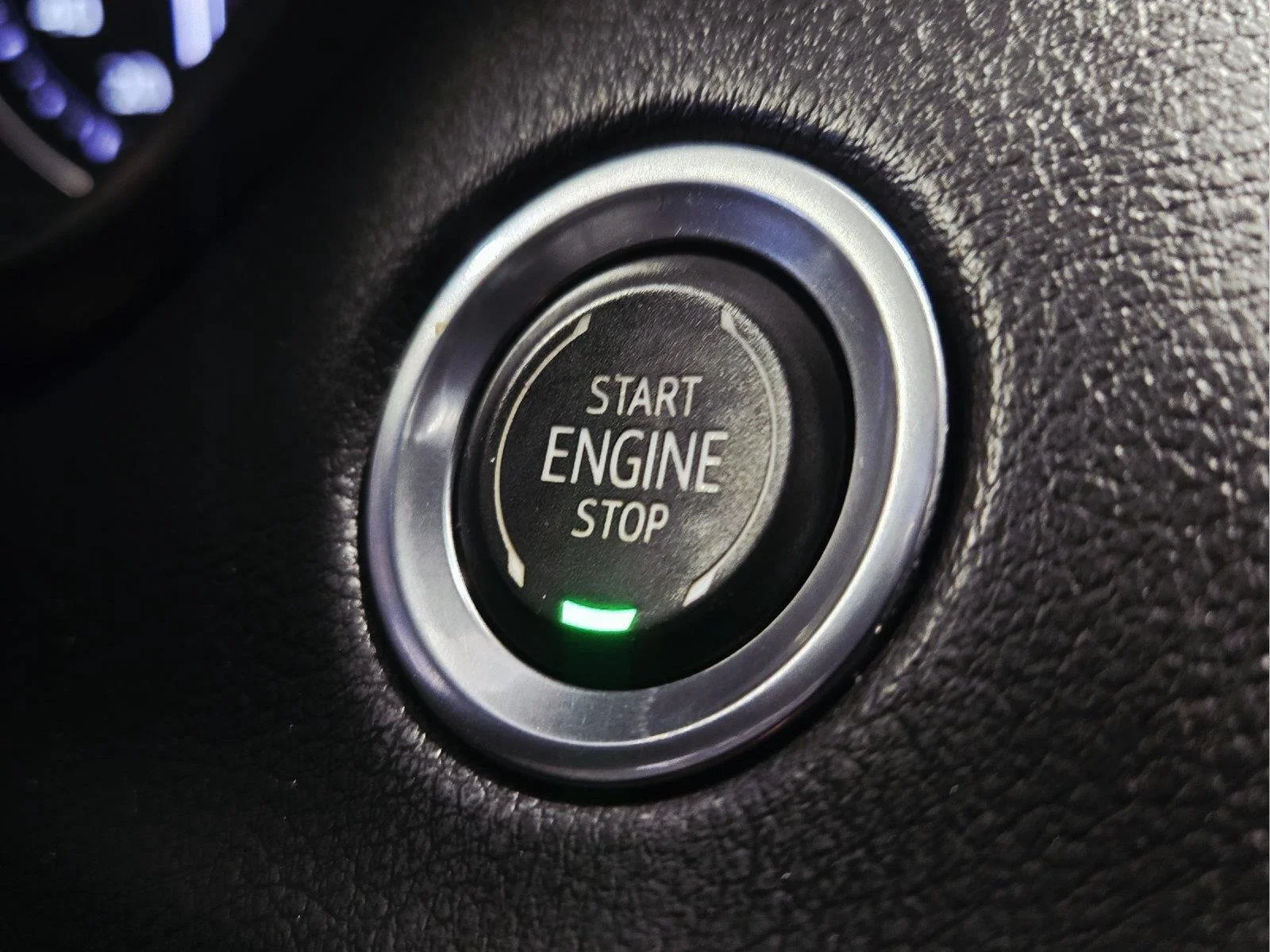 Used 2021 Crystal White Tricoat Cadillac AWD Sport image 30