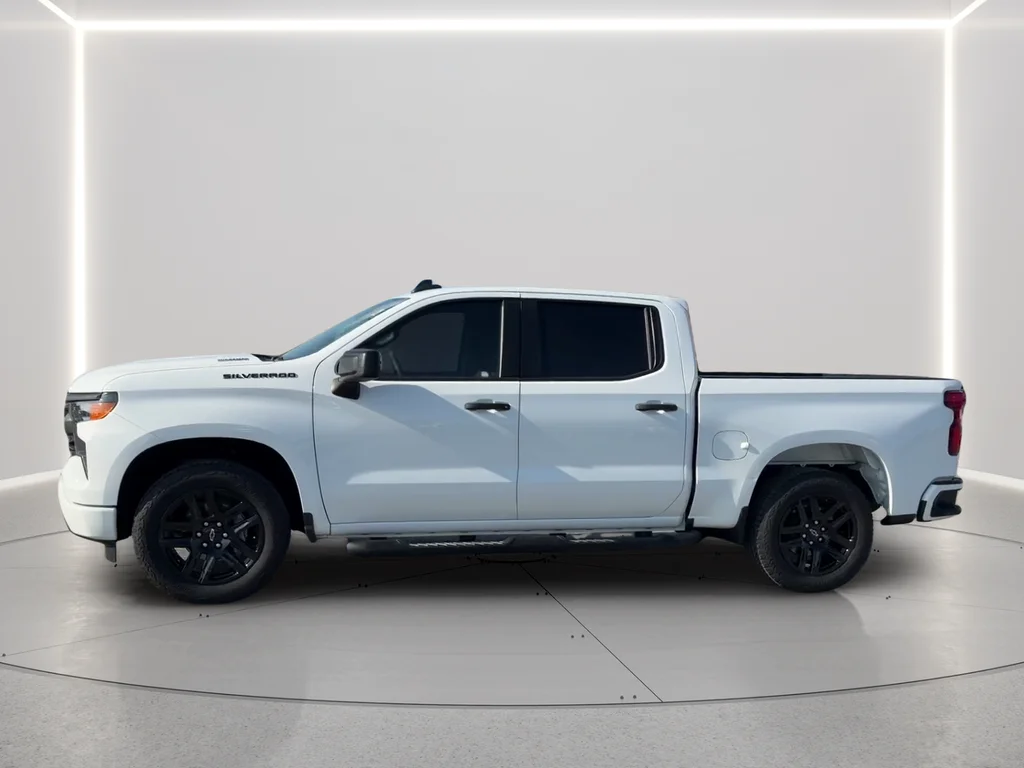 Used 2024 White Chevrolet Custom image 8
