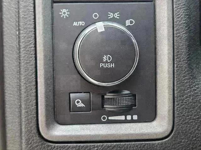 2024 RAM 1500 Classic SSV 4x4 Crew Cab 5'7's photo