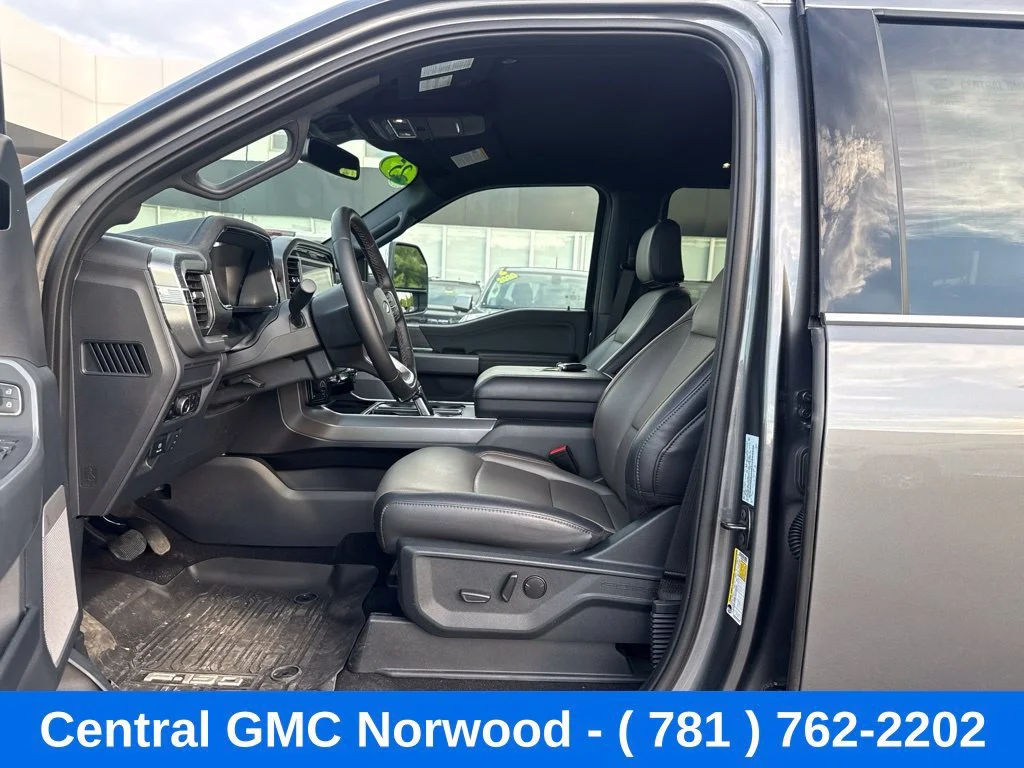 Used 2025 Gray Ford LARIAT image 13