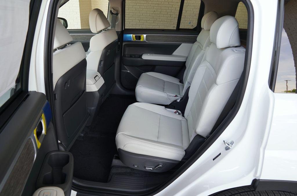 New 2026 Serenity White Hyundai Limited image 27