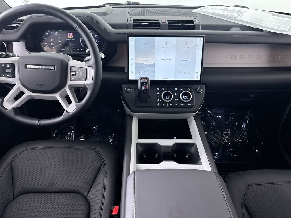 New 2026 BORASCO GRY MET Land Rover X-Dynamic SE image 19