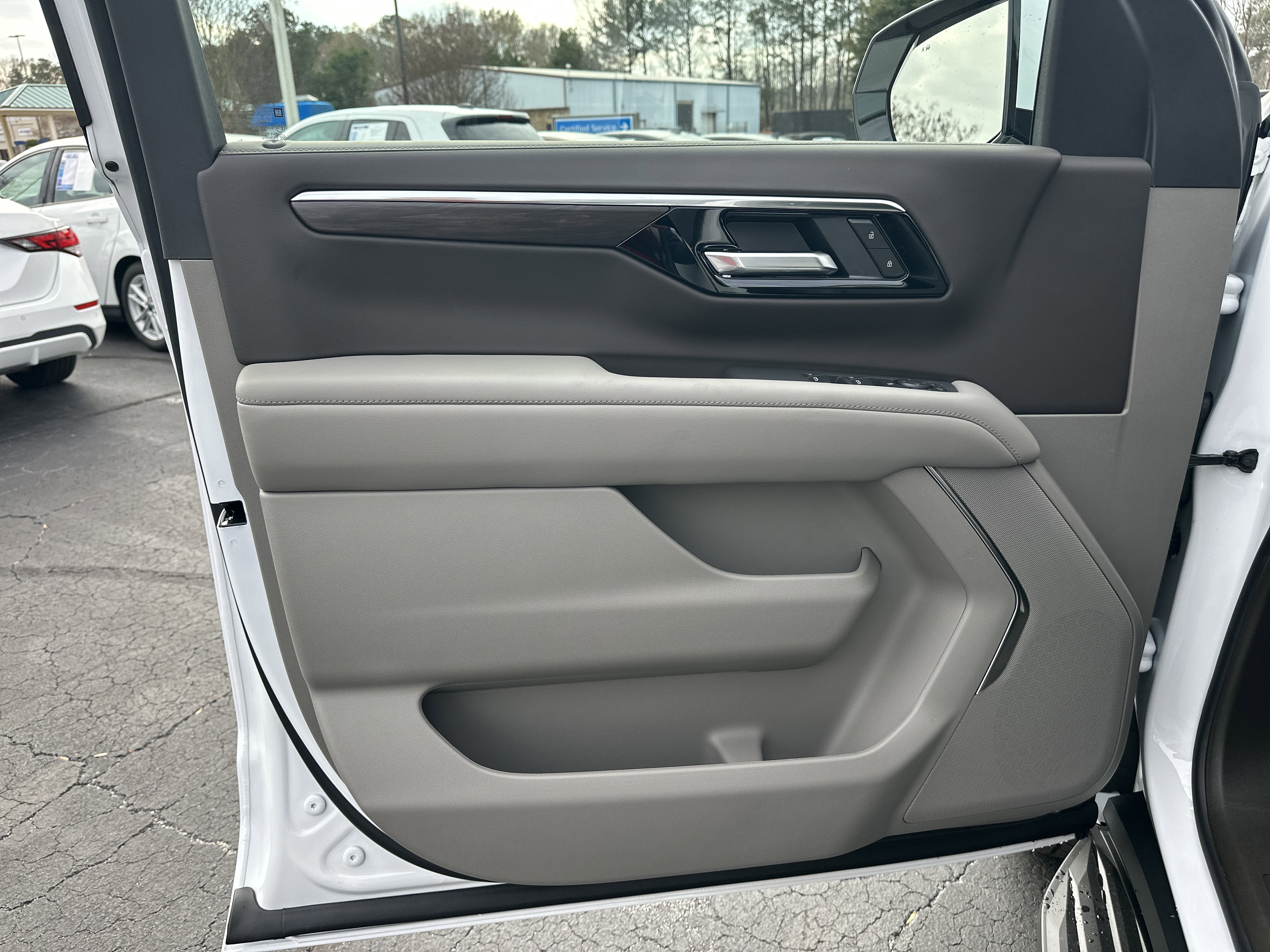 2026 Chevrolet Suburban LS - Photo 11