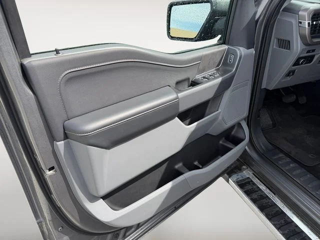 Used 2025  Ford XLT image 10