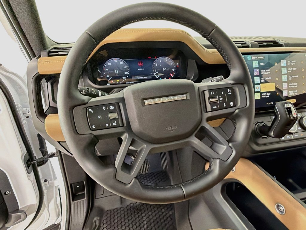 New 2026 Fuji White Land Rover X-Dynamic SE image 11