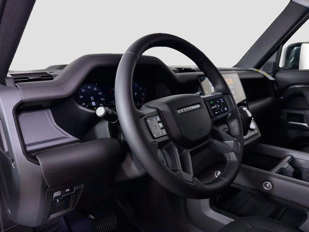 New 2026 Carpathian Grey Land Rover X-Dynamic SE image 9