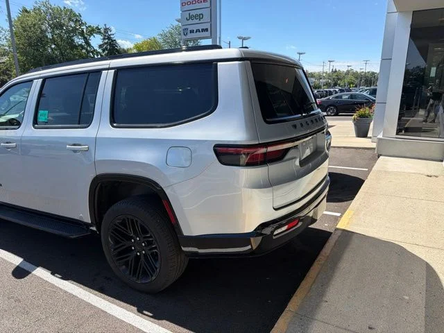 Used 2024 Silver Jeep Series II image 3