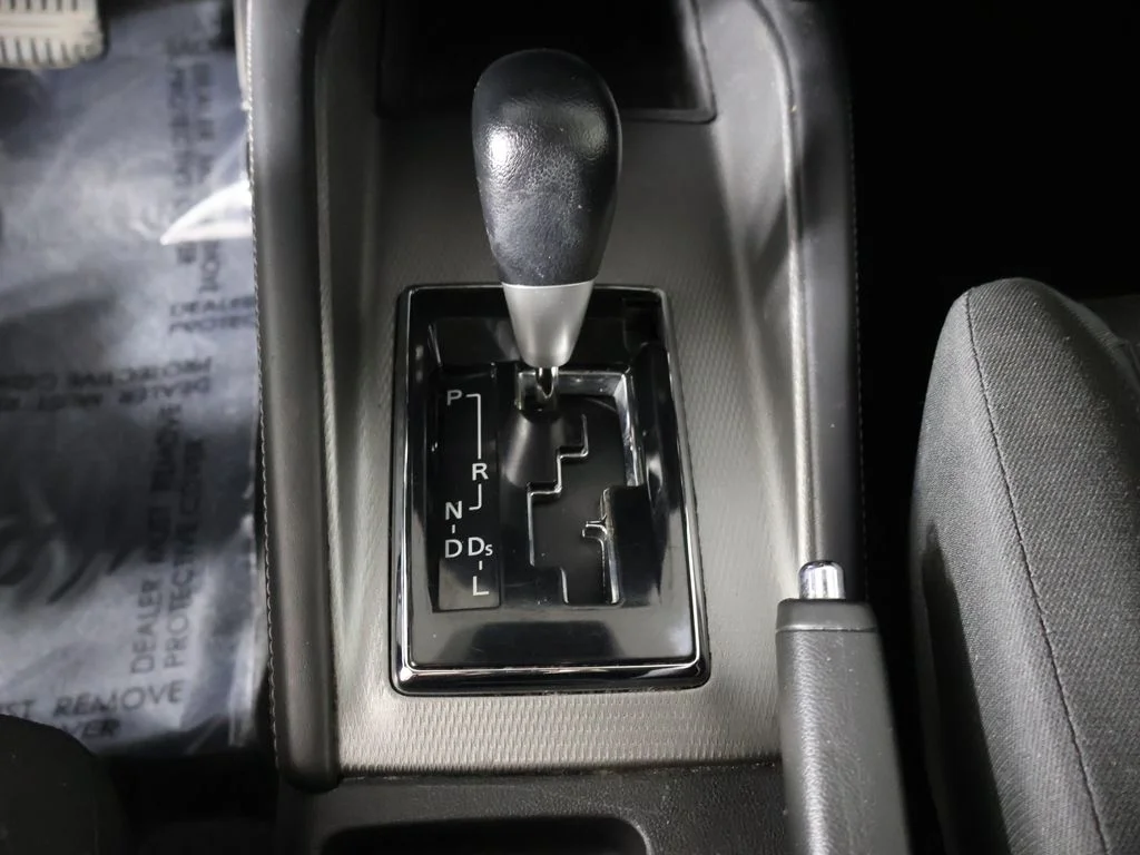 Used 2022  Mitsubishi 2.0 ES image 40
