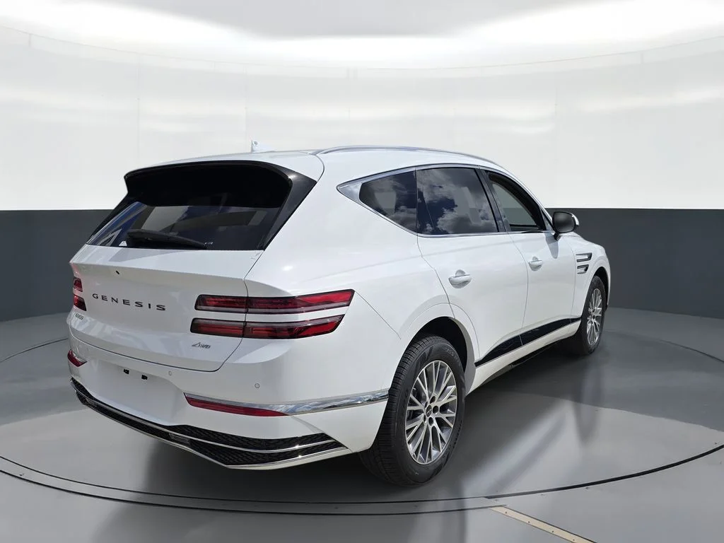 New 2026 White Genesis 2.5T image 3