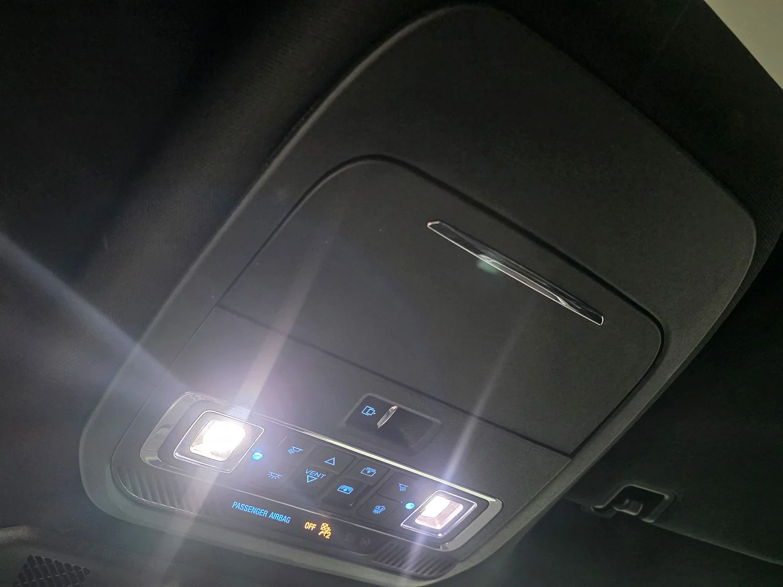 Used 2023  Ford Platinum image 30