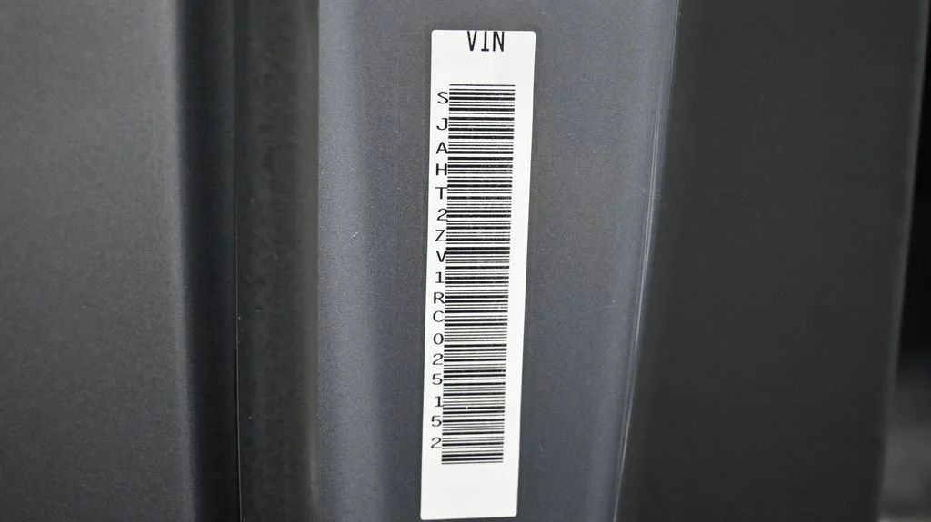 Used 2024  Bentley Azure image 25