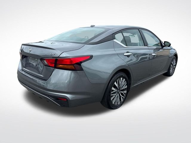 Used 2024 Gun Metallic Nissan 2.5 SV image 5