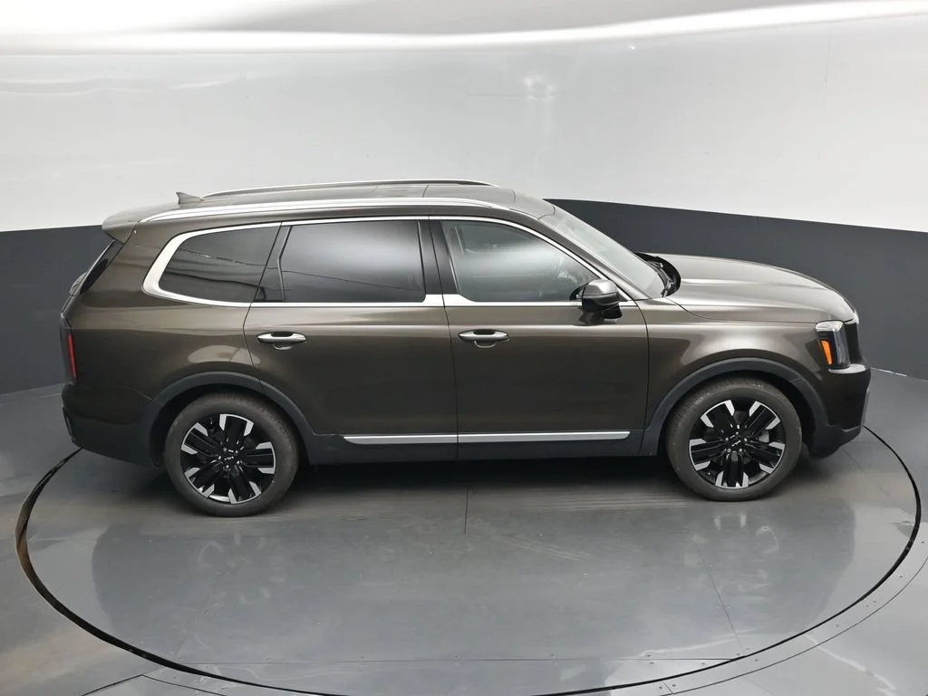 Used 2023 Green Kia SX-Prestige image 13