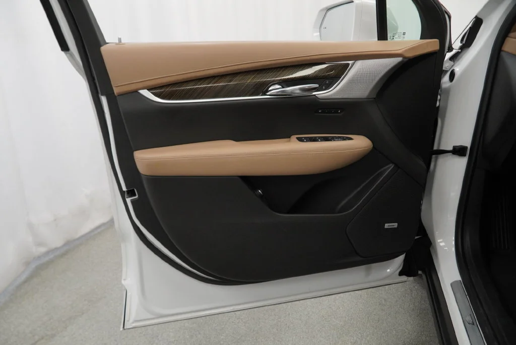 Used 2020 White Cadillac Premium Luxury image 35