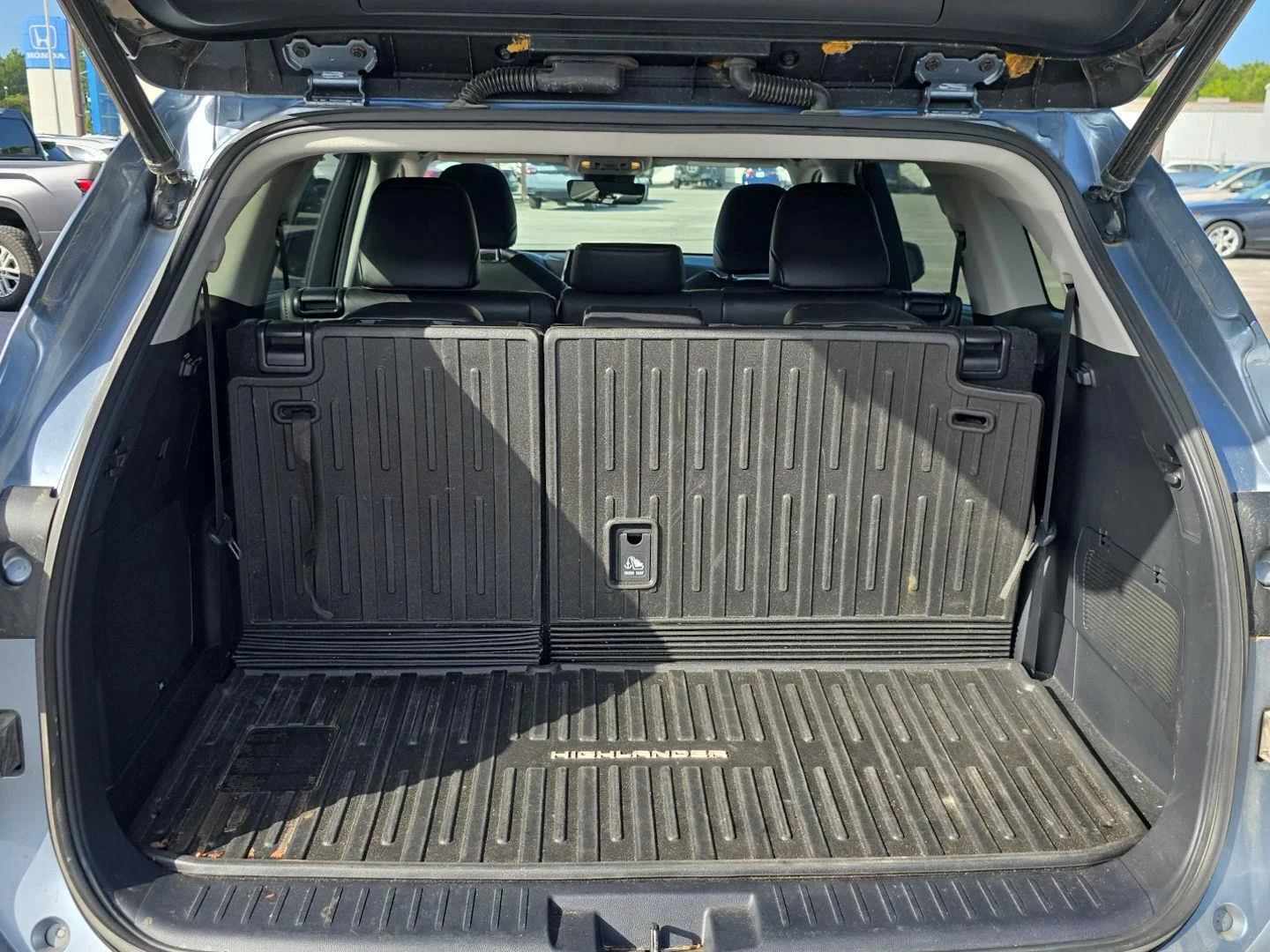 Used 2021 Moondust Toyota Platinum image 6