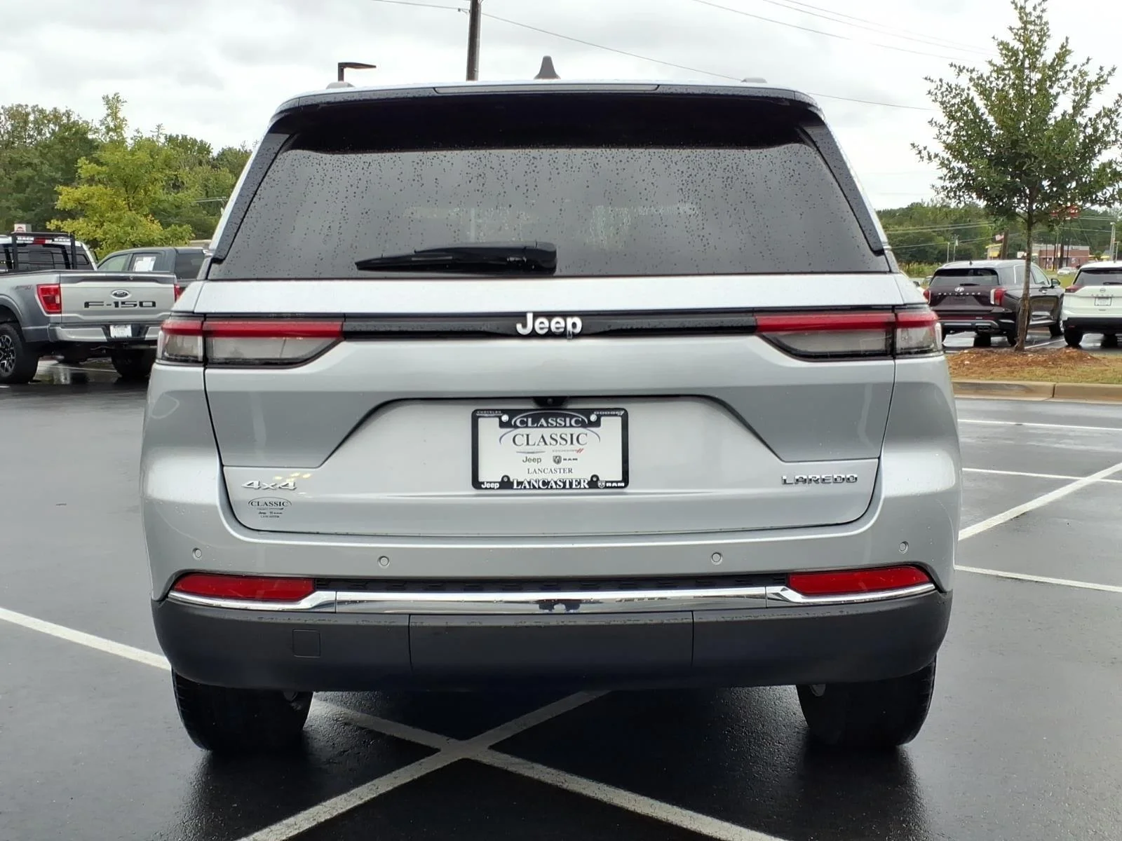 Used 2023 Silver Zynith Jeep Laredo image 15